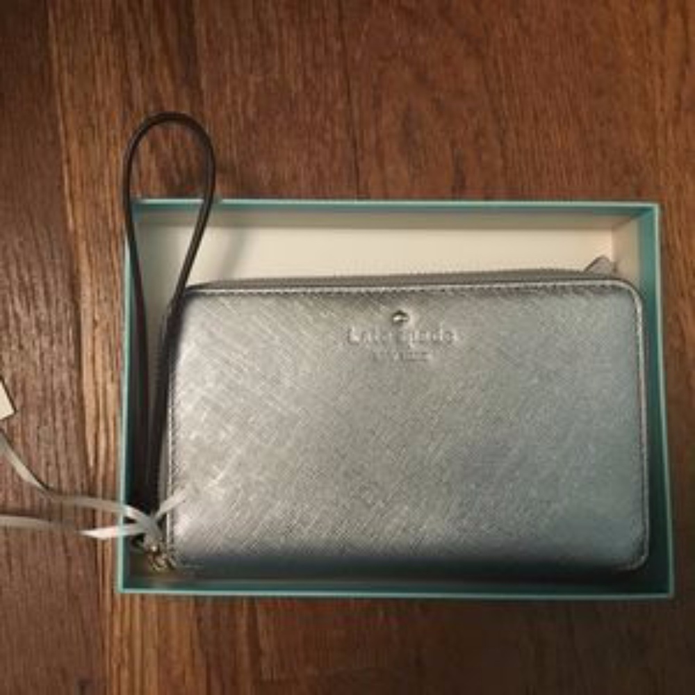 Kate Spade New York Silver Wristlet (NEW w/ box)
